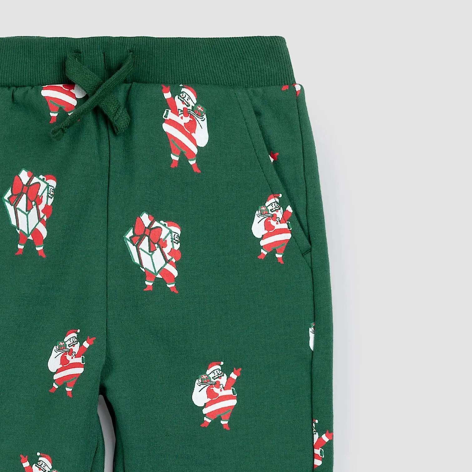 Sleighing It Tinsel Green Jogger Set