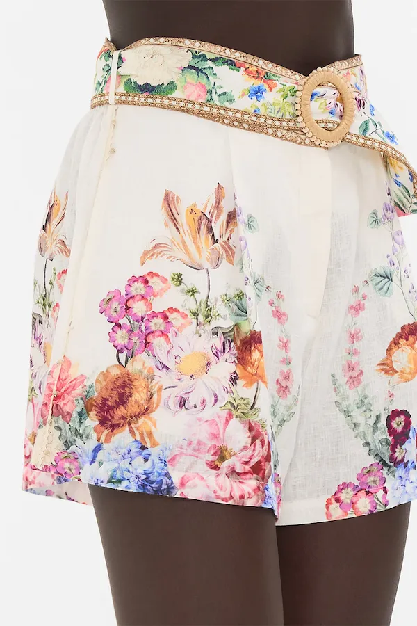 TUCK FRONT SHORT WITH BELT
